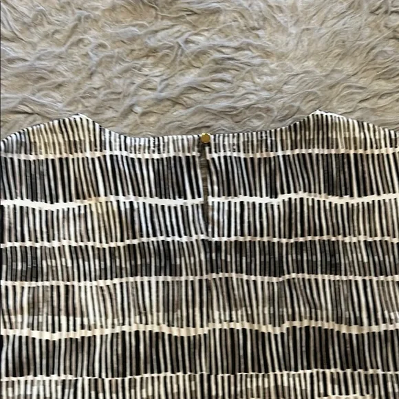 Calvin Klein women’s polyester black and white design tank top - Picture 5 of 5